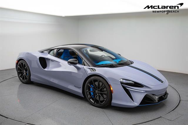 new 2025 McLaren Artura car
