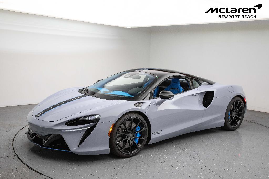 new 2025 McLaren Artura car, priced at $328,176