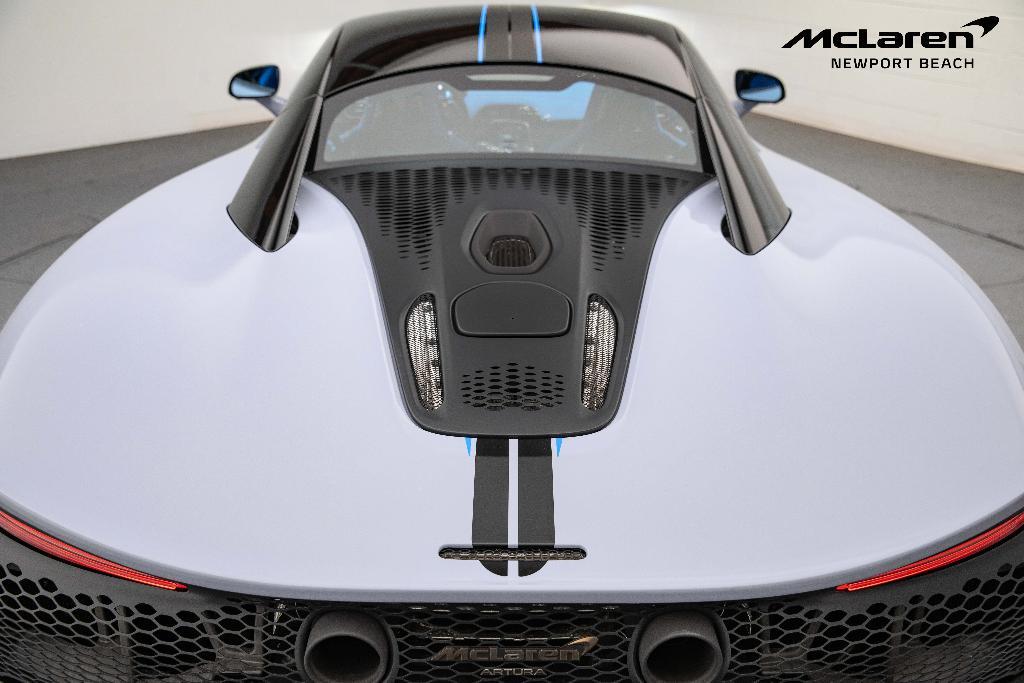 new 2025 McLaren Artura car, priced at $328,176