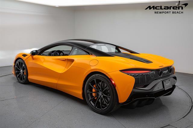 new 2025 McLaren Artura car, priced at $290,658