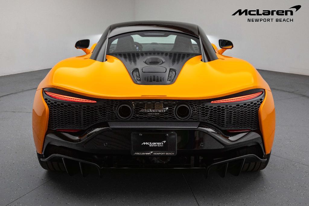 new 2025 McLaren Artura car, priced at $290,658
