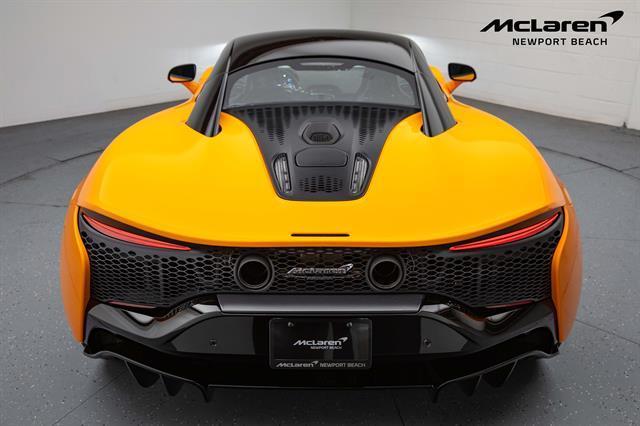 new 2025 McLaren Artura car, priced at $290,658