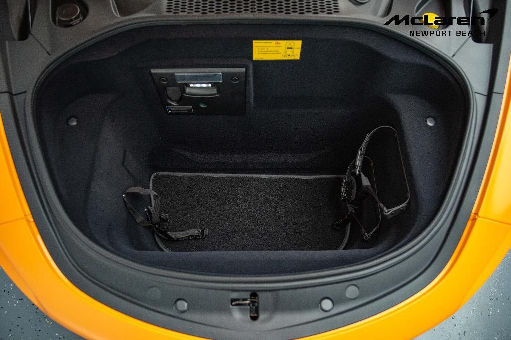 new 2025 McLaren Artura car, priced at $290,658