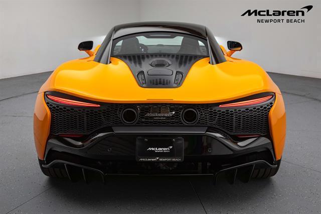 new 2025 McLaren Artura car, priced at $290,658