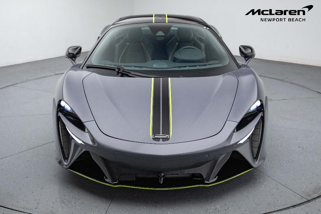 new 2025 McLaren Artura car, priced at $315,650