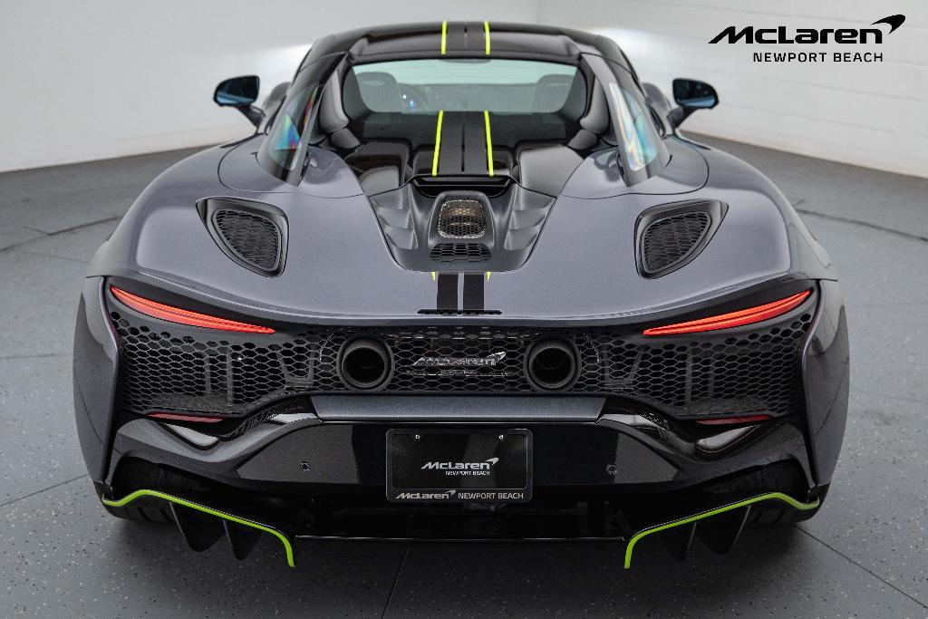 new 2025 McLaren Artura car, priced at $315,650