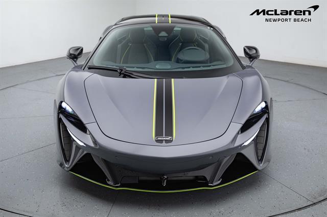 new 2025 McLaren Artura car, priced at $315,650