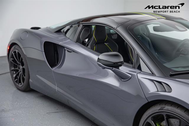 new 2025 McLaren Artura car, priced at $315,650