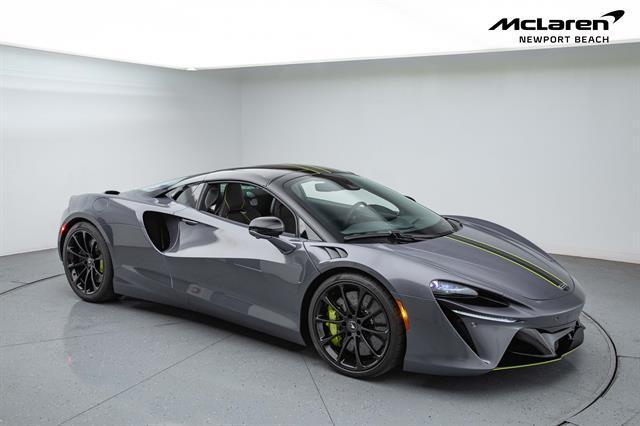 new 2025 McLaren Artura car, priced at $315,650