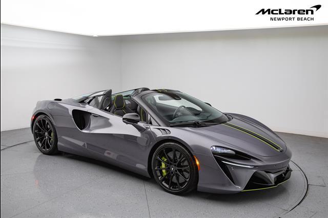new 2025 McLaren Artura car, priced at $315,650