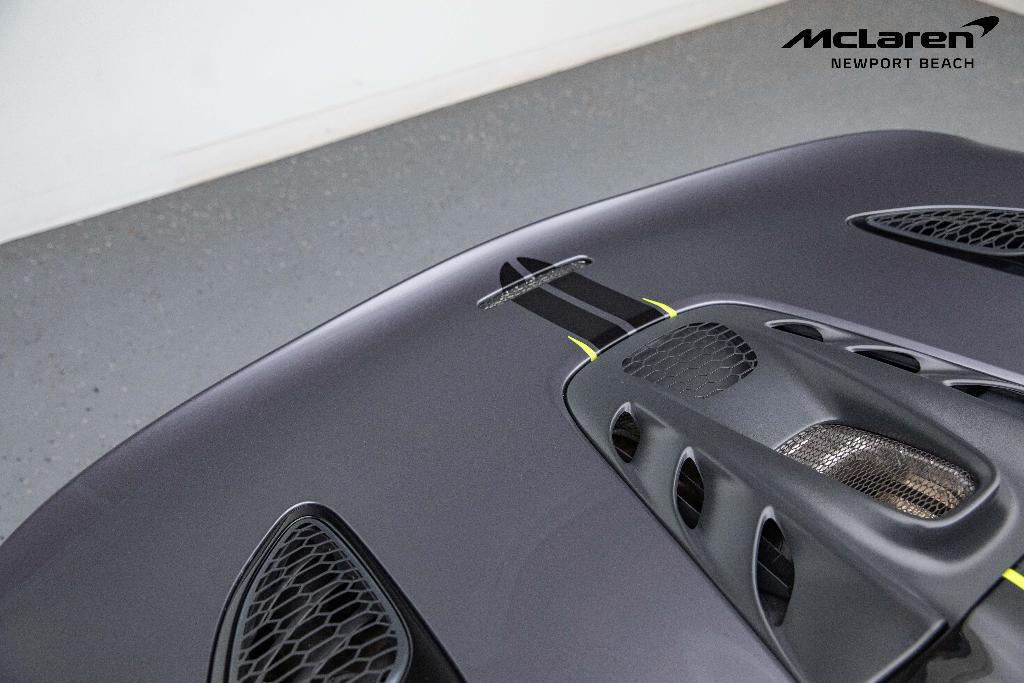 new 2025 McLaren Artura car, priced at $315,650