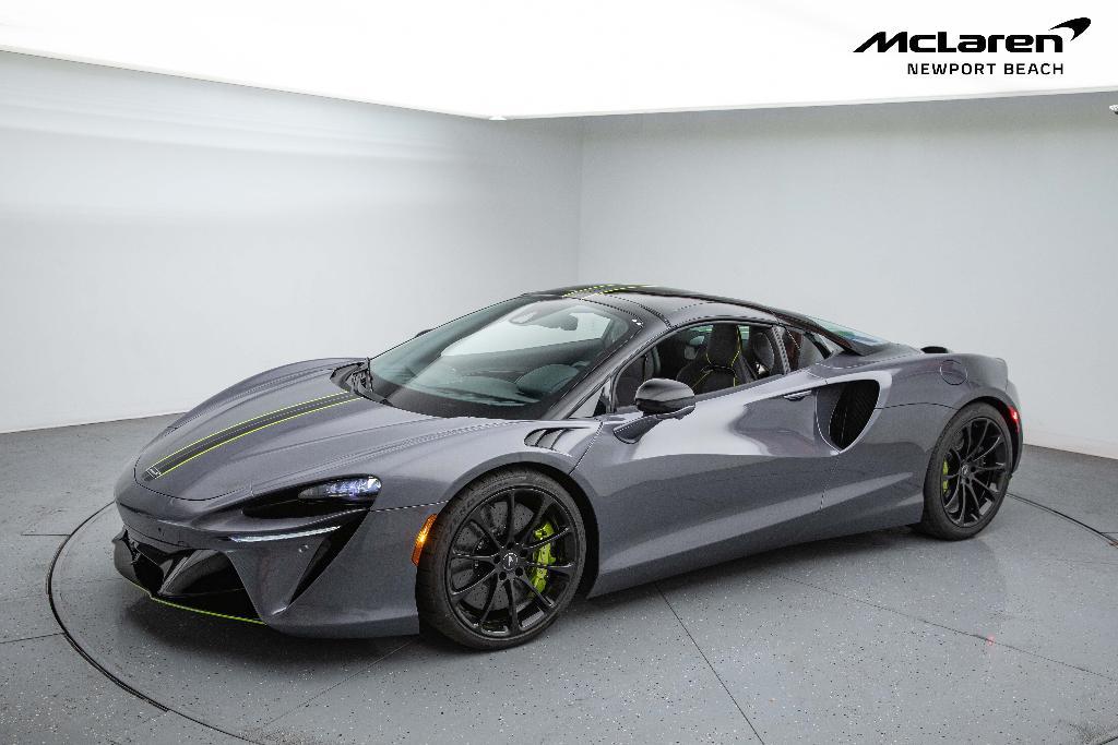 new 2025 McLaren Artura car, priced at $315,650