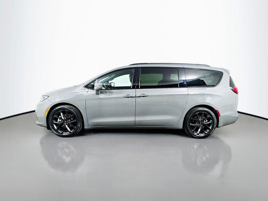 used 2021 Chrysler Pacifica car, priced at $22,995