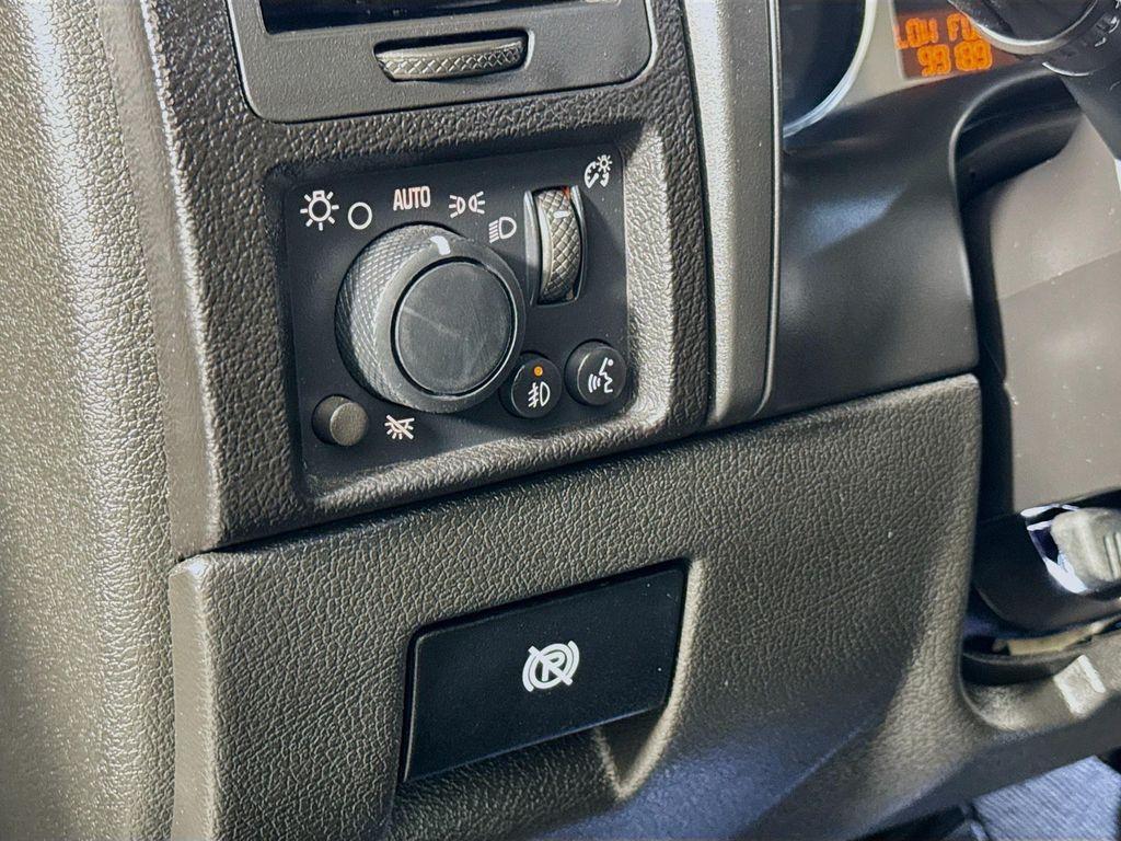 used 2009 Hummer H3T car, priced at $27,995