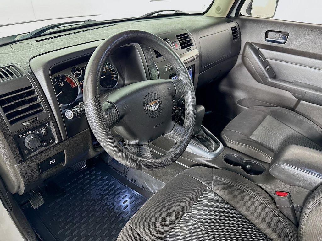 used 2009 Hummer H3T car, priced at $27,995
