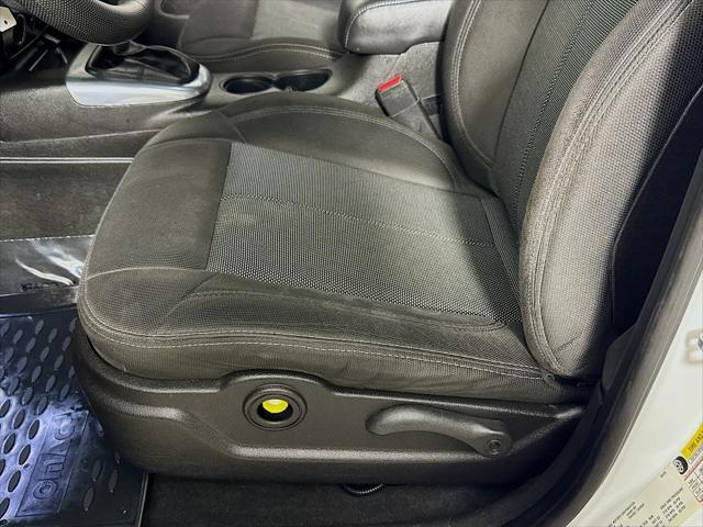 used 2009 Hummer H3T car, priced at $27,995