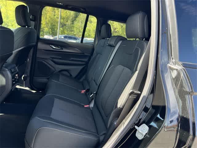 new 2025 Jeep Grand Cherokee car, priced at $40,345