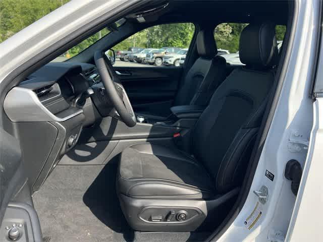 new 2025 Jeep Grand Cherokee car, priced at $42,305