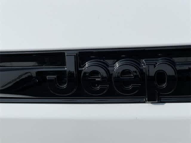 new 2025 Jeep Grand Cherokee car, priced at $42,305