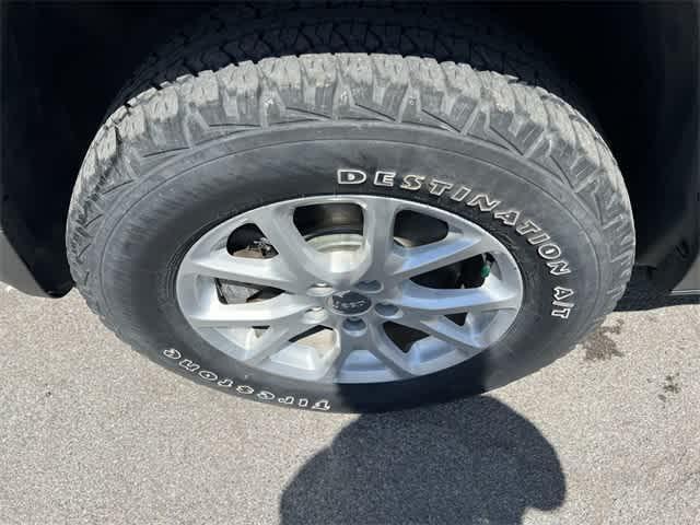 used 2017 Jeep Cherokee car, priced at $13,491