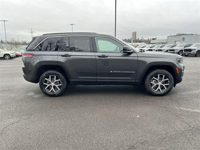 new 2025 Jeep Grand Cherokee car, priced at $44,295