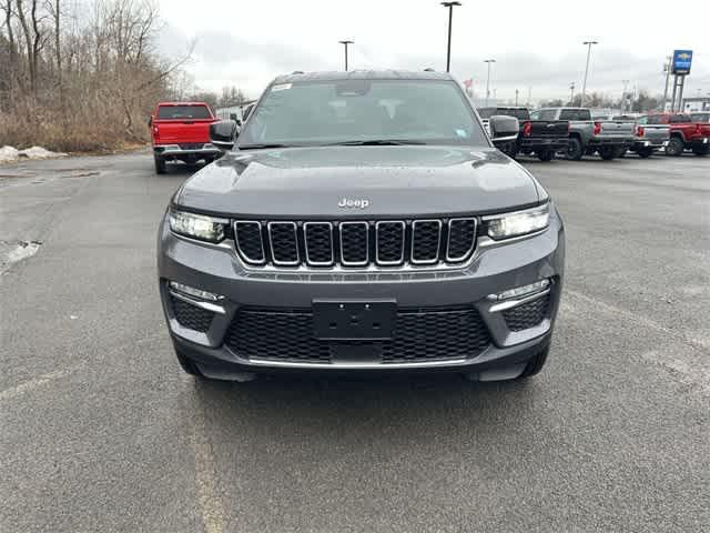 new 2025 Jeep Grand Cherokee car, priced at $44,295