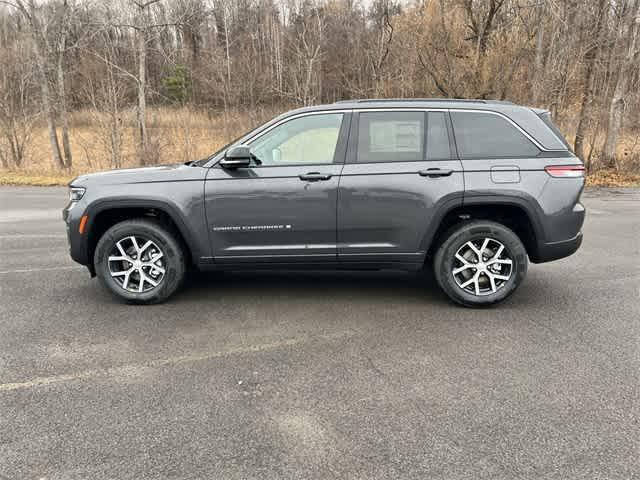 new 2025 Jeep Grand Cherokee car, priced at $44,295