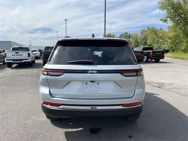 new 2024 Jeep Grand Cherokee car, priced at $47,415