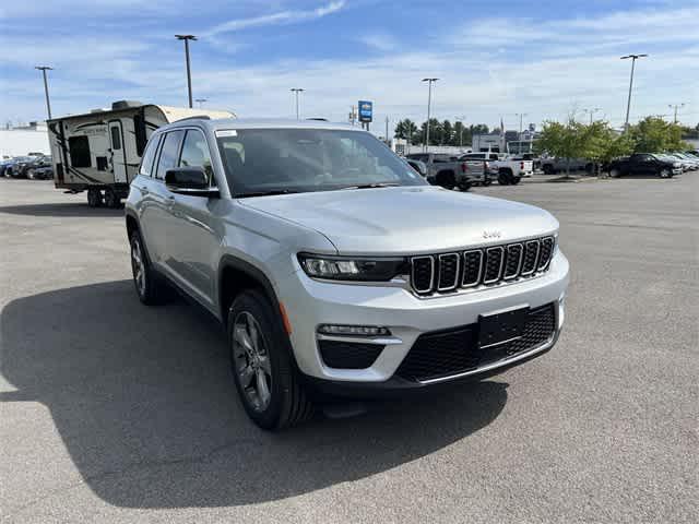 new 2024 Jeep Grand Cherokee car, priced at $47,415