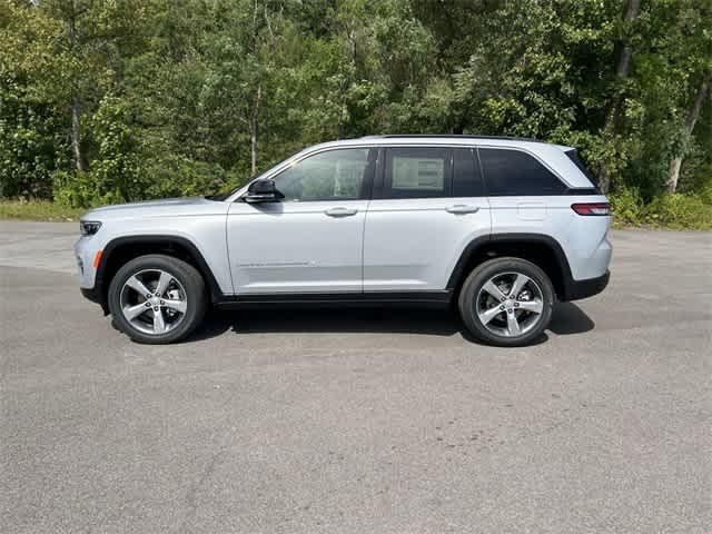 new 2024 Jeep Grand Cherokee car, priced at $47,415