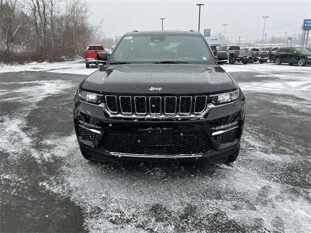 new 2025 Jeep Grand Cherokee car, priced at $44,295