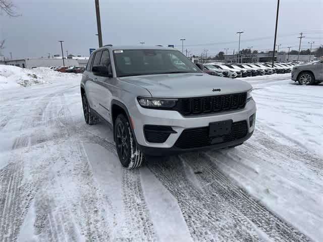 new 2025 Jeep Grand Cherokee car, priced at $43,455