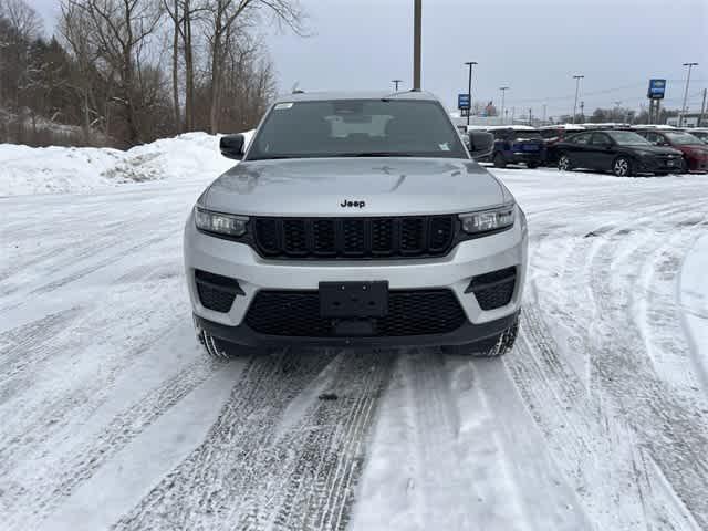 new 2025 Jeep Grand Cherokee car, priced at $43,455