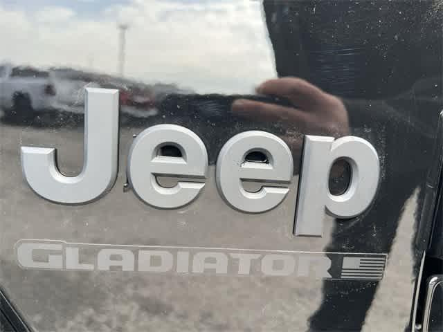 new 2024 Jeep Gladiator car, priced at $51,280