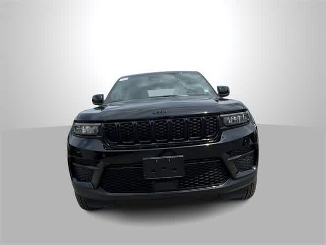 new 2025 Jeep Grand Cherokee car, priced at $42,900