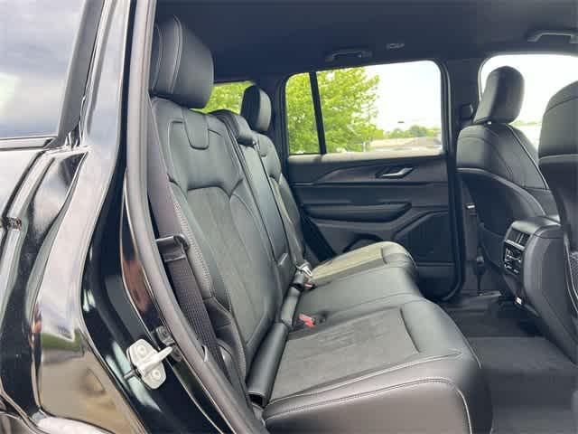 new 2025 Jeep Grand Cherokee car, priced at $42,900