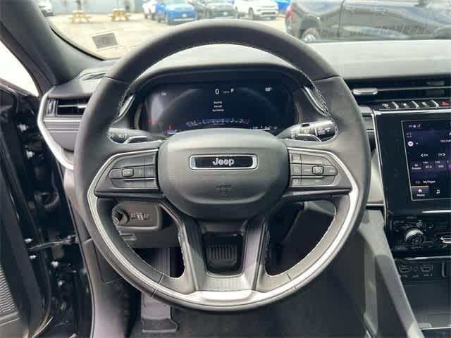 new 2025 Jeep Grand Cherokee car, priced at $42,900
