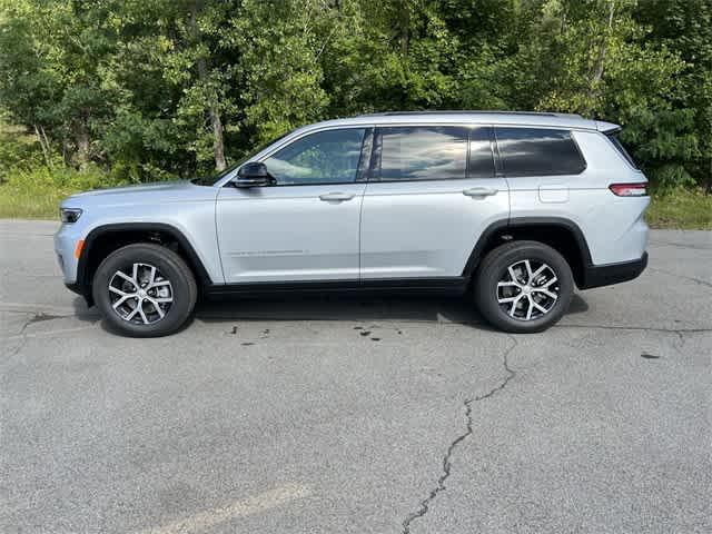 new 2024 Jeep Grand Cherokee L car, priced at $45,795