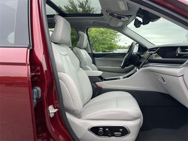 used 2022 Jeep Grand Cherokee car, priced at $40,312