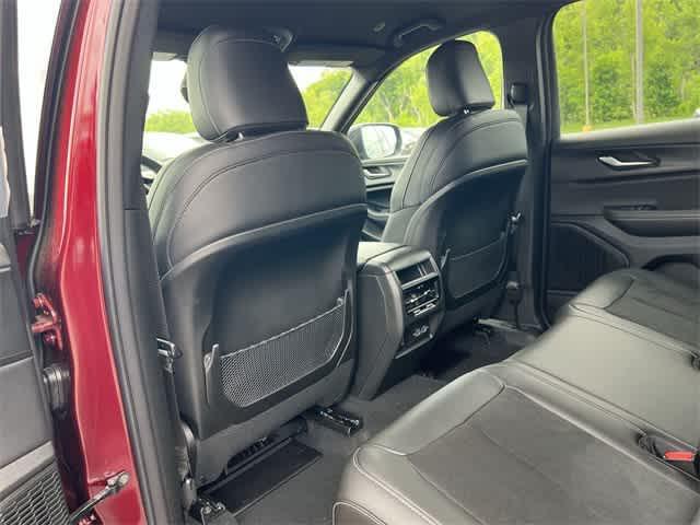 new 2025 Jeep Grand Cherokee car, priced at $42,900