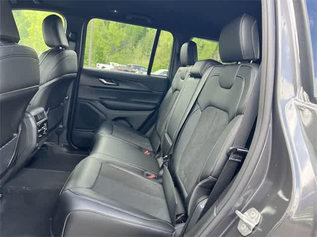 new 2025 Jeep Grand Cherokee car, priced at $44,270