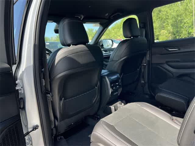 new 2025 Jeep Grand Cherokee L car, priced at $45,077