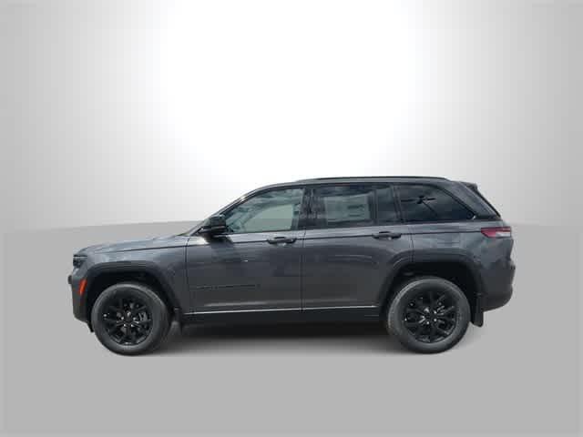 new 2025 Jeep Grand Cherokee car, priced at $43,325