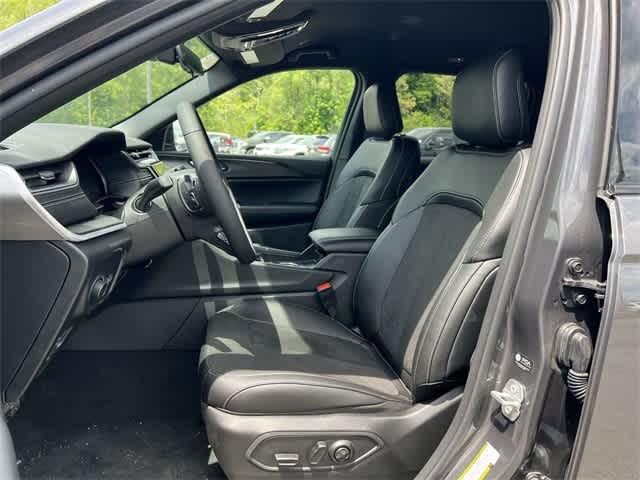 new 2025 Jeep Grand Cherokee car, priced at $43,325