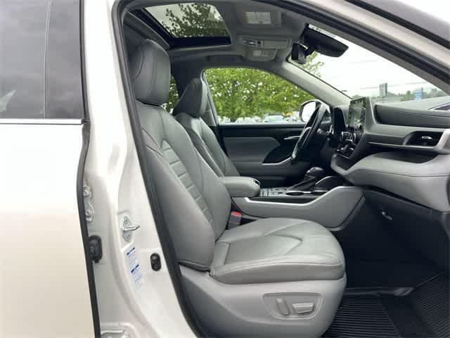 used 2021 Toyota Highlander car, priced at $33,441