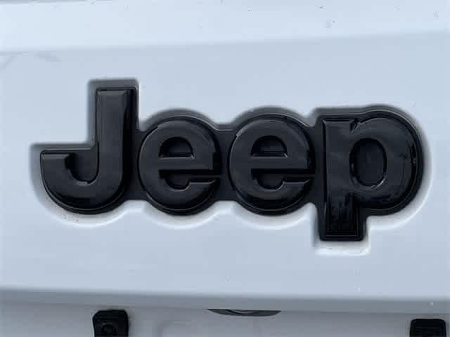 used 2018 Jeep Grand Cherokee car, priced at $14,201