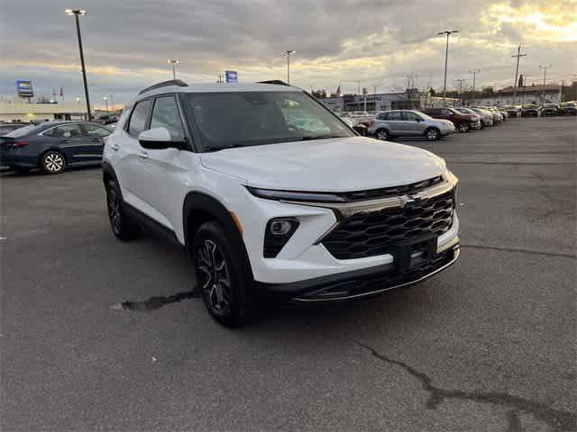 used 2024 Chevrolet TrailBlazer car, priced at $27,111