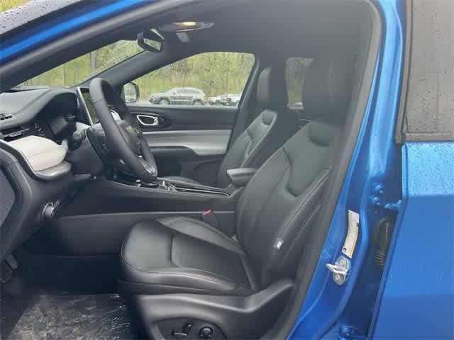 new 2025 Jeep Compass car, priced at $32,335