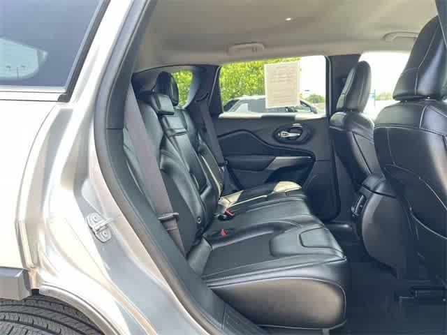 used 2019 Jeep Cherokee car, priced at $15,192