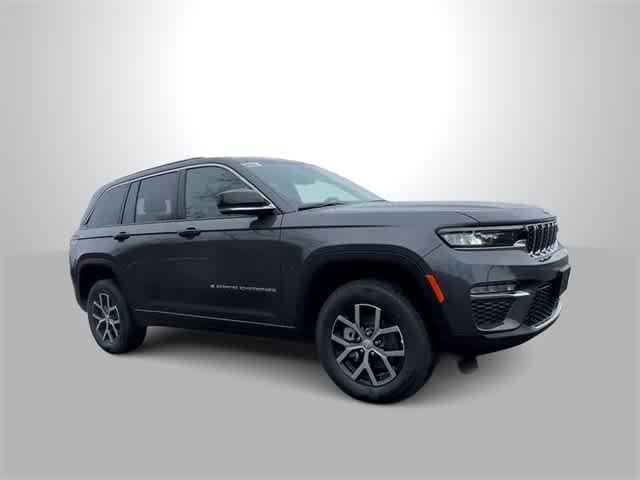 new 2025 Jeep Grand Cherokee car, priced at $44,295